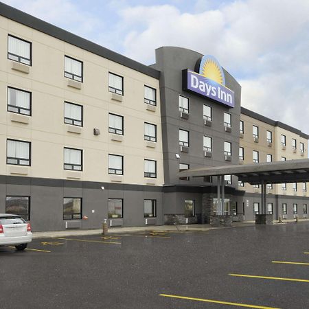 Days Inn By Wyndham Regina Airport West Eksteriør bilde