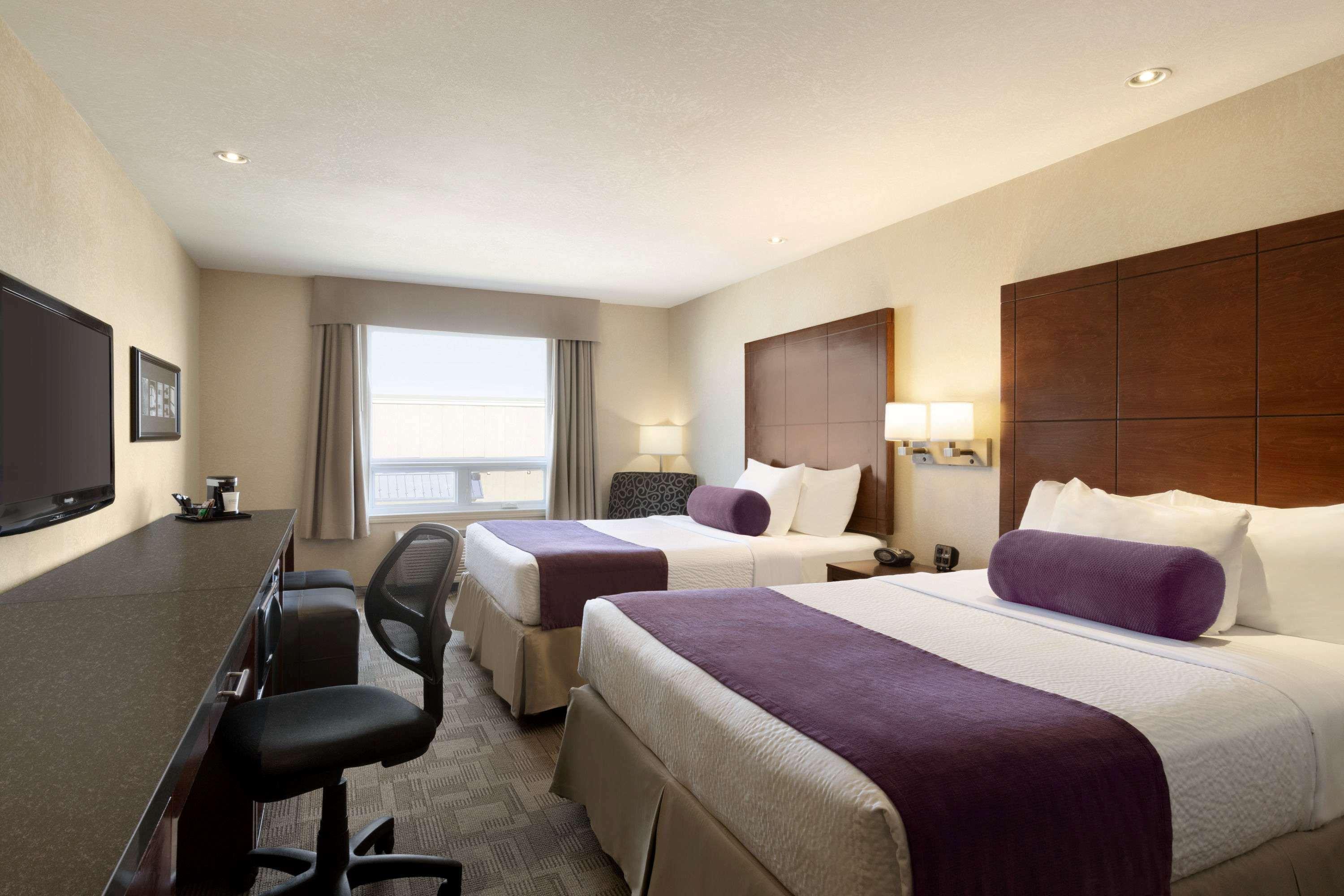 Days Inn By Wyndham Regina Airport West Eksteriør bilde