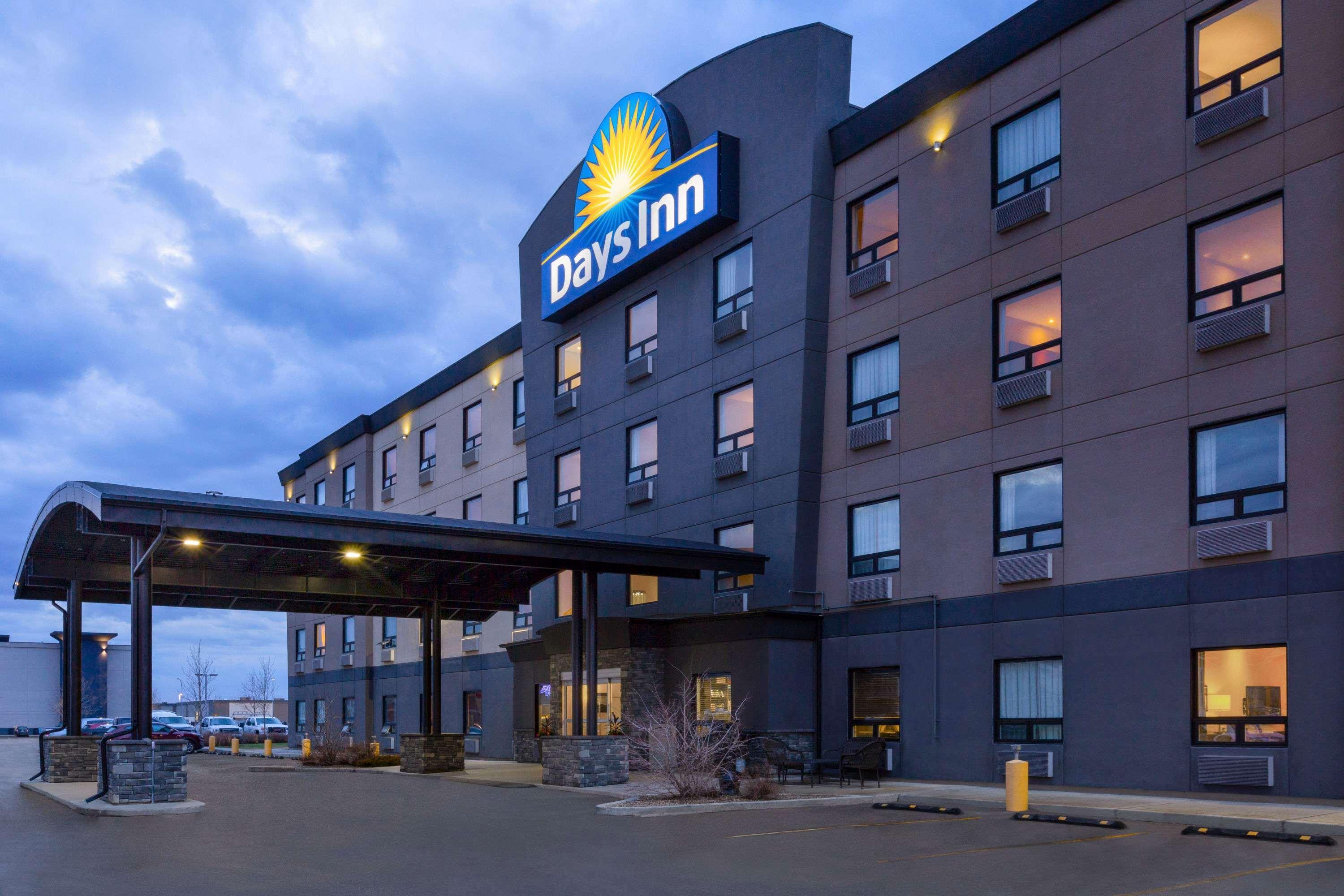 Days Inn By Wyndham Regina Airport West Eksteriør bilde