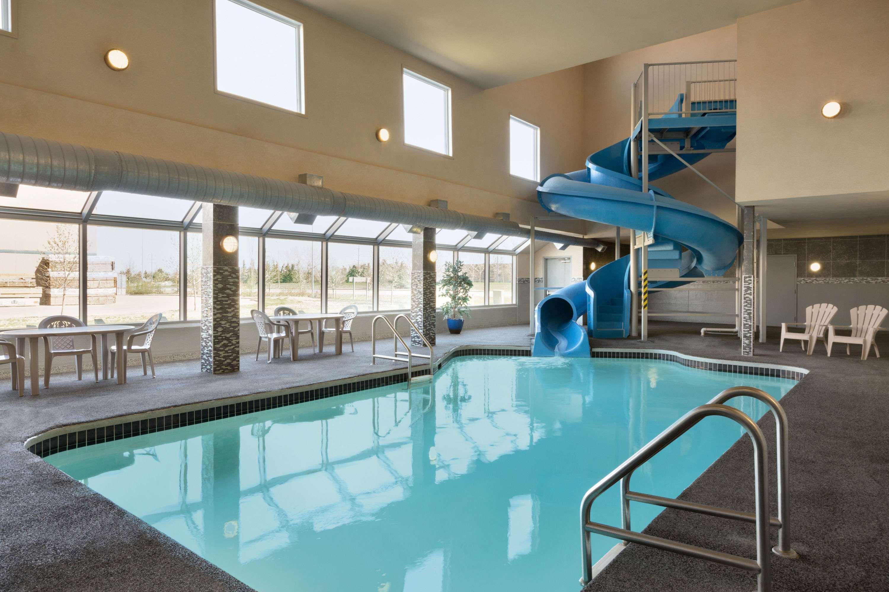 Days Inn By Wyndham Regina Airport West Eksteriør bilde